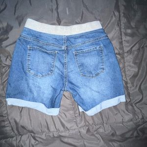 Jegging Shorts | Material is stretchy